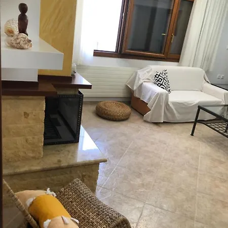 Soltas “εξοχική με υδρομασάζ ” Villa