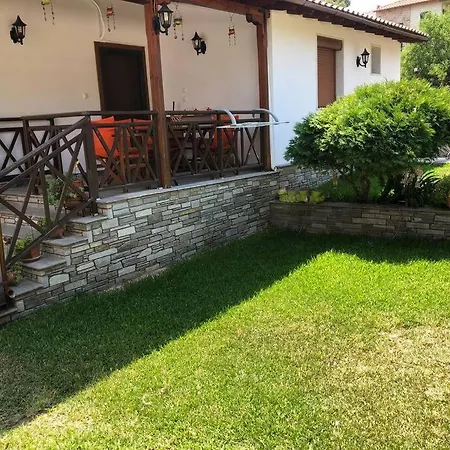 Soltas “εξοχική με υδρομασάζ ” Vila